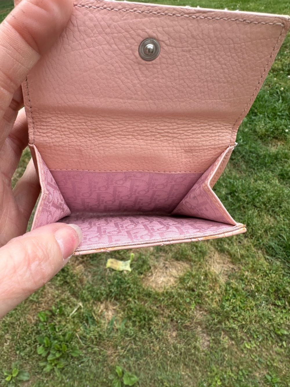 Christian Dior Cannage Pink Leather Compact Wallet Bifold Italy Authenticated - Picture 13 of 17
